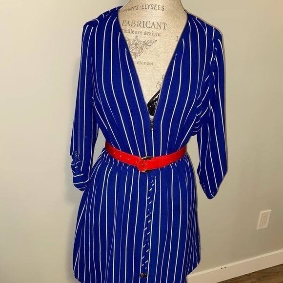 VINTAGE Bonded Leather w Large Gold Buckle Waist Cinch Belt Size Small - Picture 2 of 5